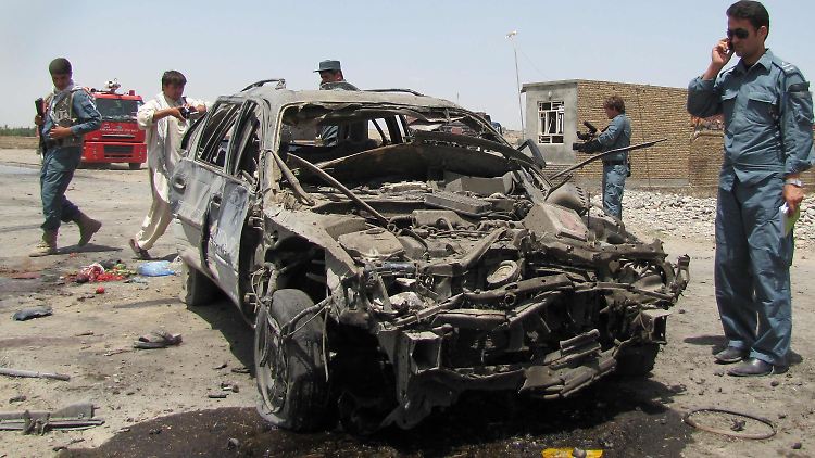 Das Auto des Attentäters ist ausgebrannt.