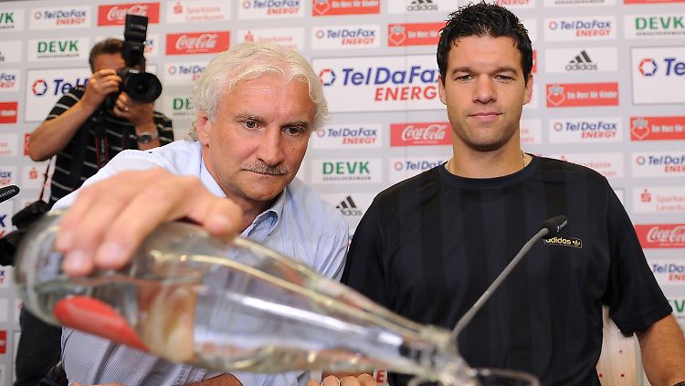 Michael Ballack soll für Bayer nochmal alles geben.