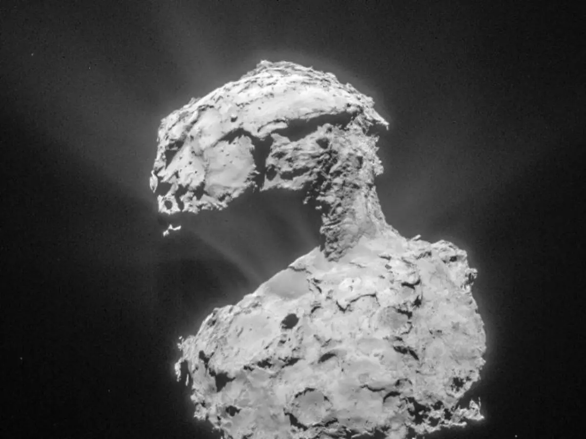 Der-Komet-Tschuri-aufgenommen-von-der-Raumsonde-Rosetta