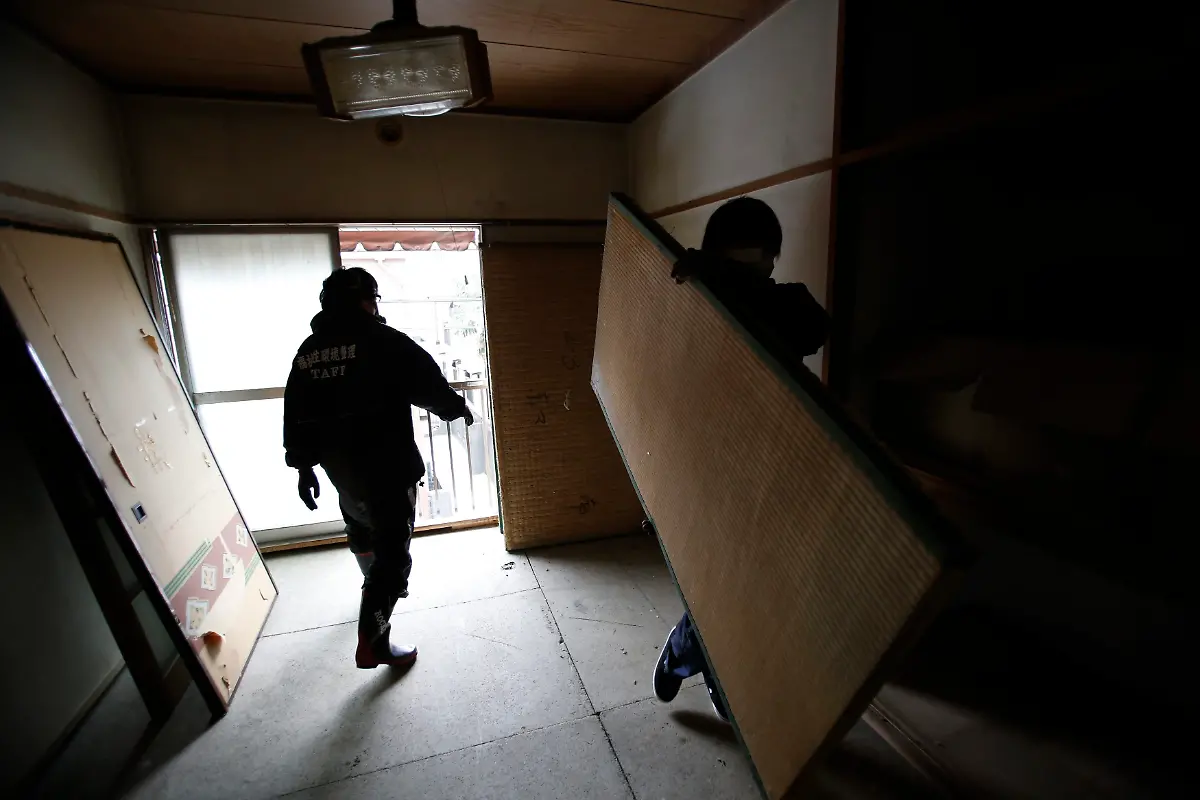 2015-04-01T070132Z-1596753937-LM2EB3V0RKD01-RTRMADP-3-JAPAN-LONELYDEATHS-WIDERIMAGE-JPG1585009824509254322