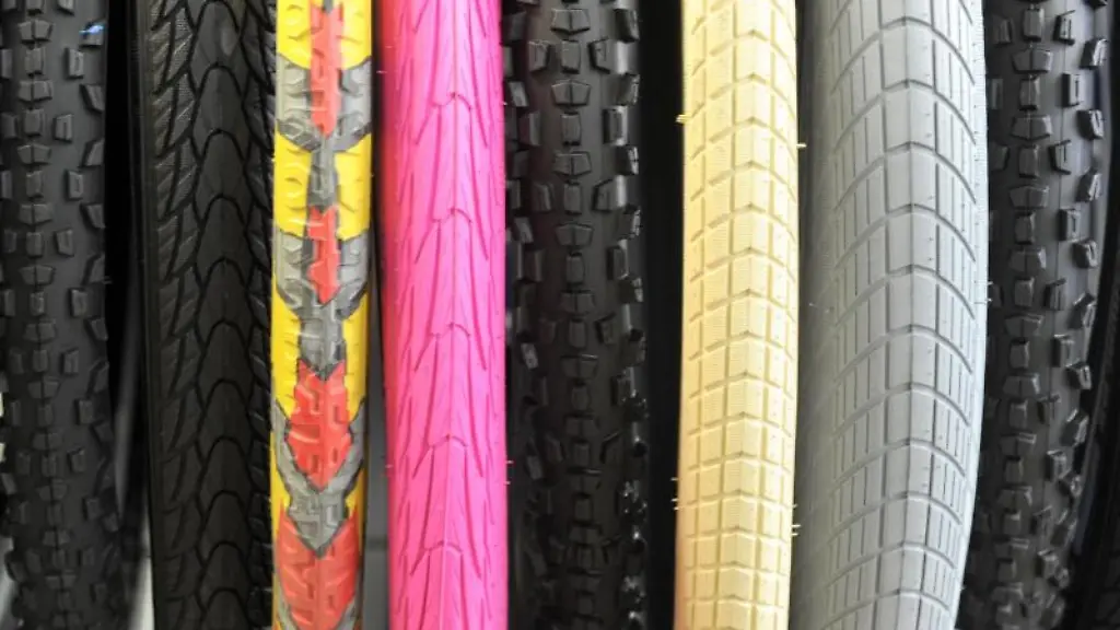 Fuers-Grobe-Stollenreifen-eignen-sich-nur-bedingt-fuer-den-Stadtverkehr-ihre-Heimat-ist-das-Gelaende