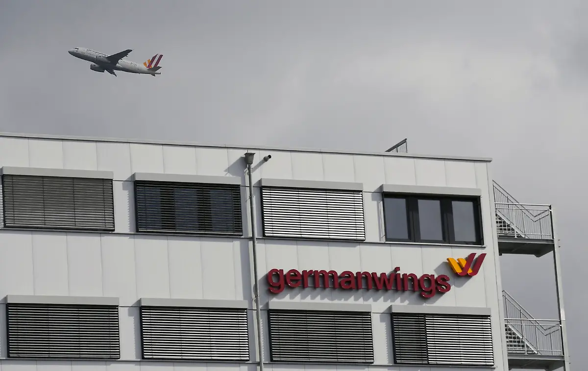 2015-03-27T120912Z-1573795403-LR2EB3R0XR155-RTRMADP-3-FRANCE-CRASH-JPG6559919855920565009