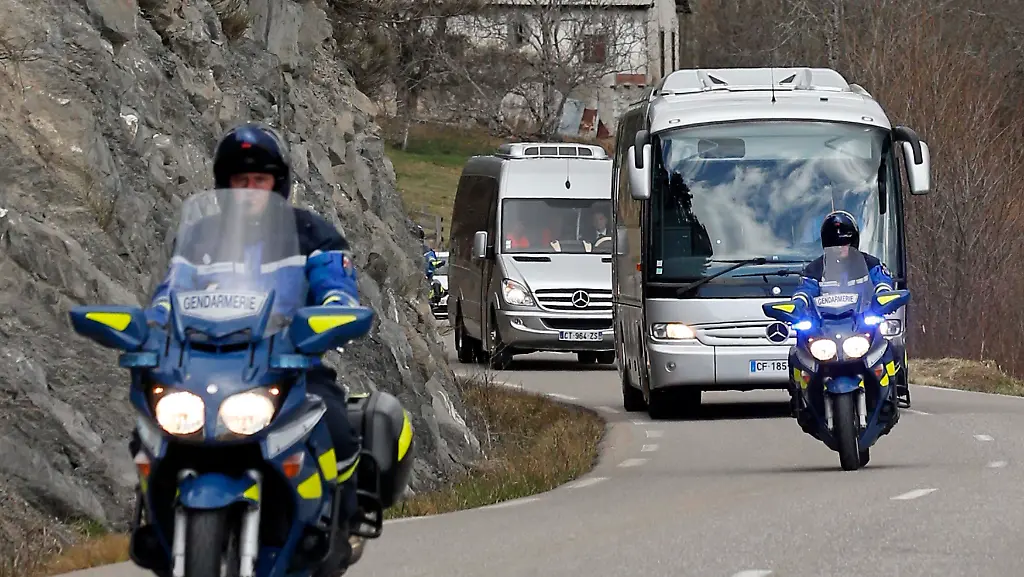 2015-03-26T153815Z-540608314-PM1EB3Q19YU01-RTRMADP-3-FRANCE-CRASH-JPG2772949693909351963