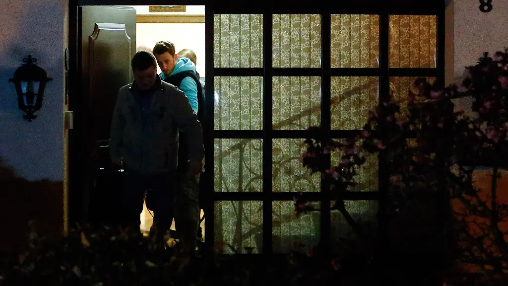 2015-03-26T185044Z-1429566114-LR2EB3Q1GCAYI-RTRMADP-3-FRANCE-CRASH-JPG7513287263682452883