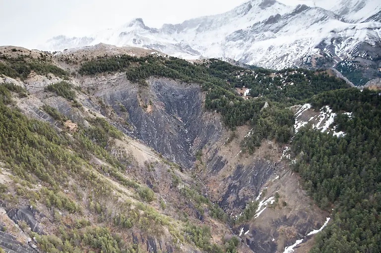 328CF200C68AF86D-jpg8326276402068625216