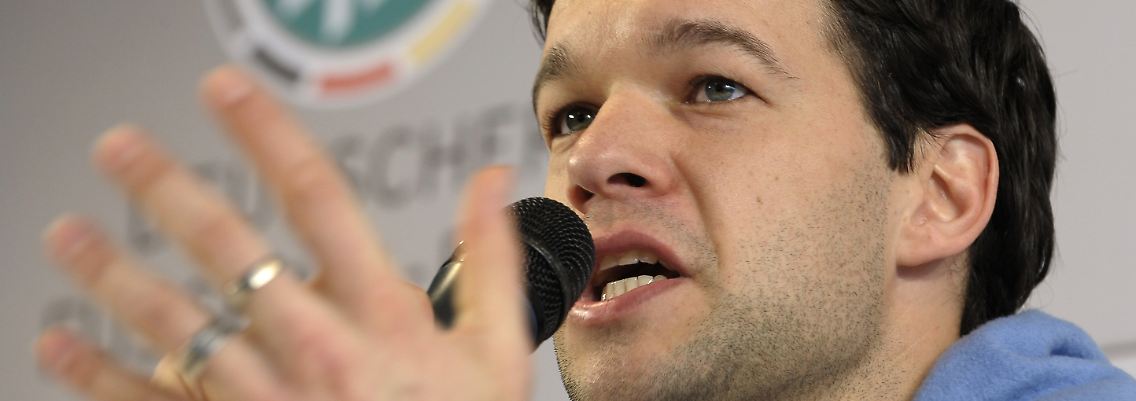 Raus aus der Schmollecke? Michael Ballack.