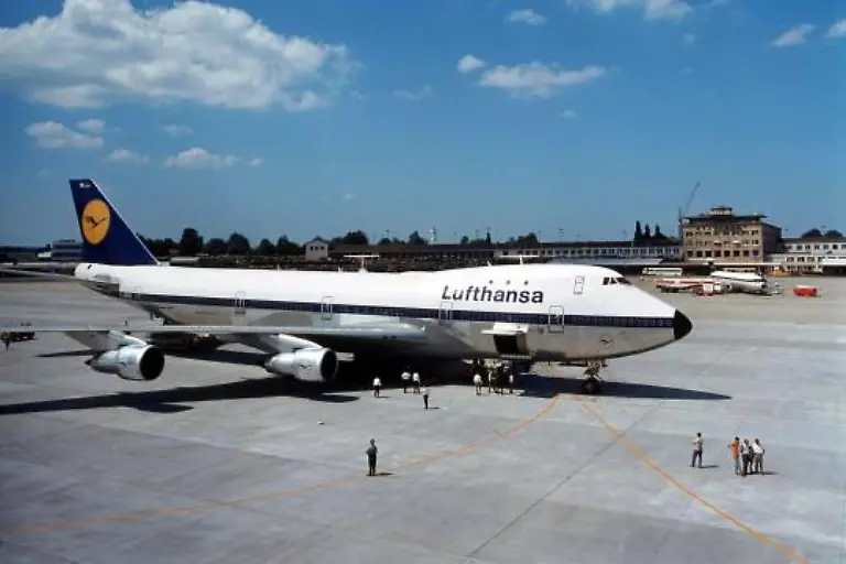 Lufthansa-Boeing-747-Hessen