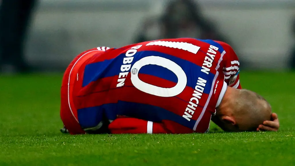 2015-03-23T055623Z-94050179-GF10000035435-RTRMADP-3-SOCCER-GERMANY-ROBBEN-JPG7231755333379622765