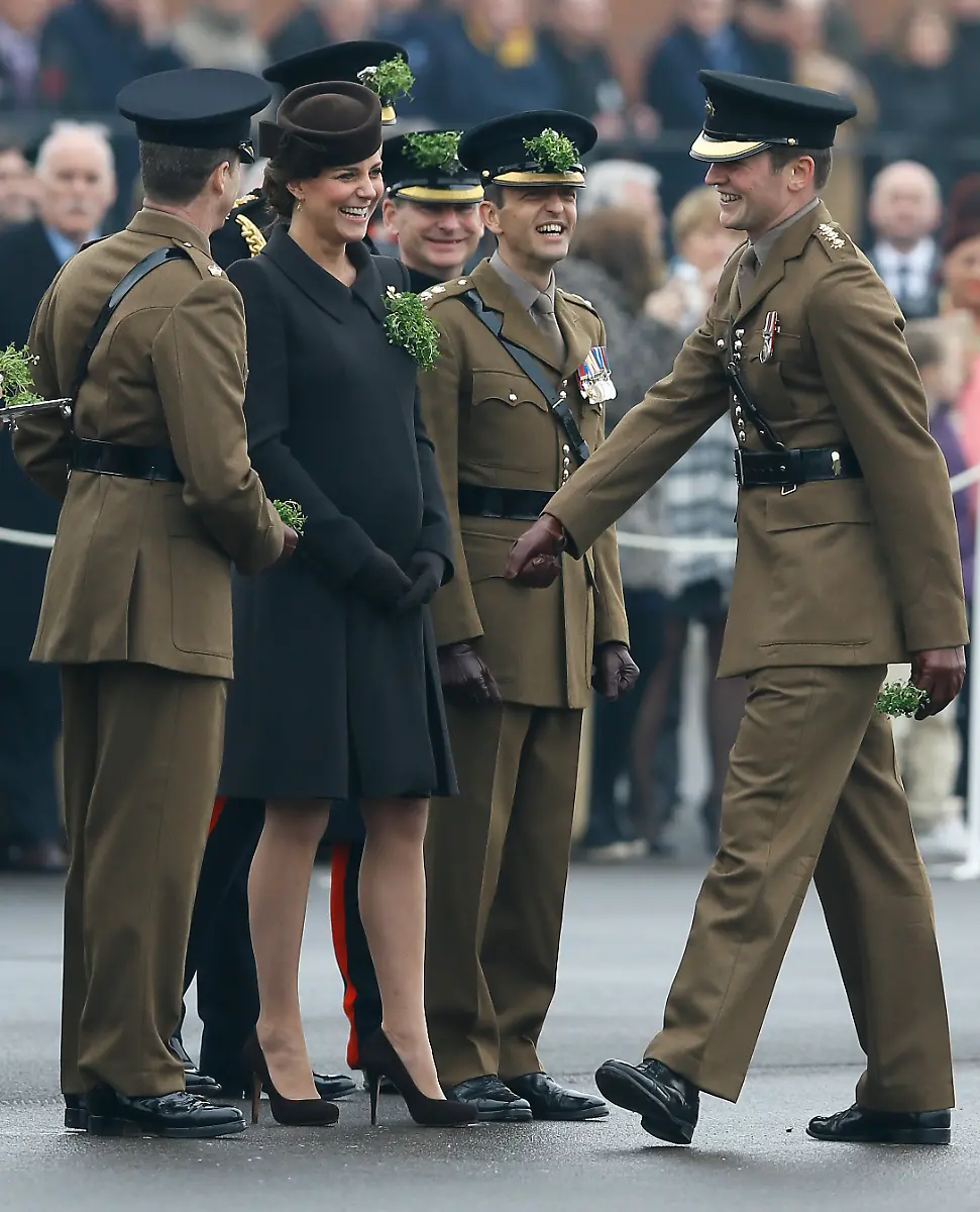 328CE20014406A24-jpg5662581728188043071