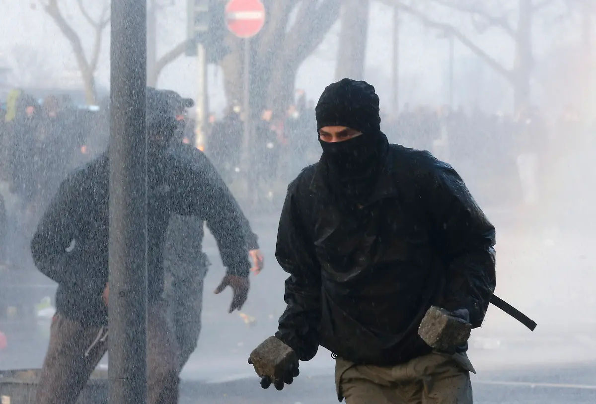 328CE400924417CB-jpg2515344923126129179