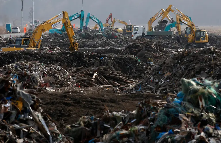 2015-03-09T074930Z-1829037398-LM2EB350YWE01-RTRMADP-3-JAPAN-TSUNAMI-WIDERIMAGE-JPG6552781748082478004