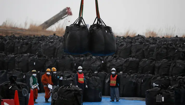 2015-03-09T075408Z-815784184-LM2EB350YX401-RTRMADP-3-JAPAN-TSUNAMI-WIDERIMAGE-JPG2081337579765631571