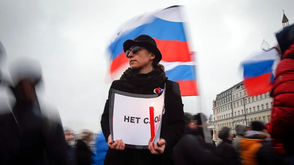 2015-03-01T160752Z-504213098-GM1EB3200AH01-RTRMADP-3-RUSSIA-NEMTSOV-JPG6644354057584409606