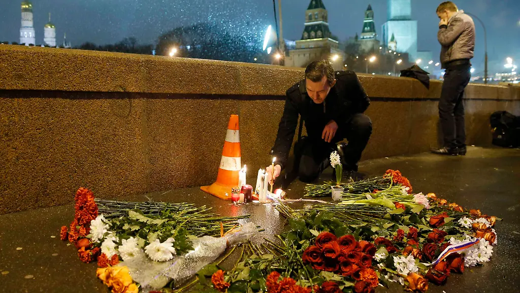 2015-02-28T010514Z-1914267913-GM1EB2S0OL301-RTRMADP-3-RUSSIA-NEMTSOV-JPG5362346308306048626