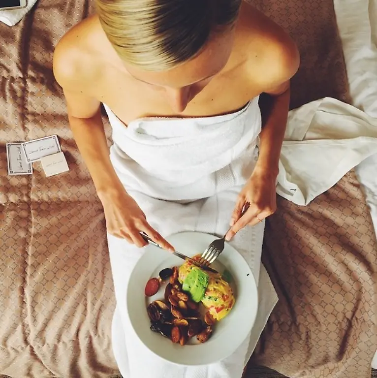 karolina-kurkova-oscars-essen