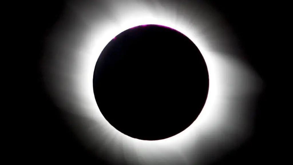 Eine-totale-Sonnenfinsternis-dieses-Erlebnis-vergisst-man-so-schnell-nicht-wieder-Gut-zu-sehen-sein-wird-das-Naturspektakel-am-20-Maerz-auf-Spitzbergen-und-den-Faeroeer-Inseln