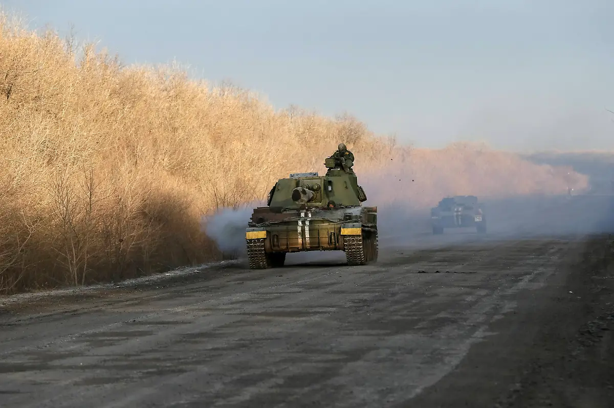 2015-02-19T140714Z-973725558-GM1EB2J1P6F01-RTRMADP-3-UKRAINE-CRISIS-JPG6631626835754910921