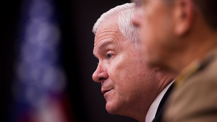 Haute zum Abschluss nochmal auf den Tisch: US-Verteidigungsminister Gates.