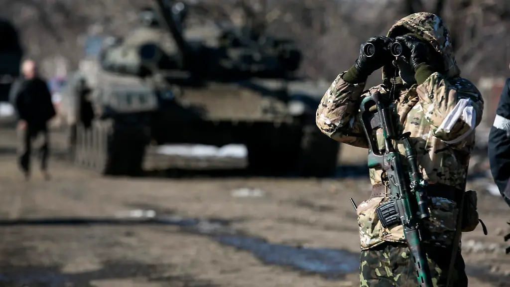 2015-02-18T170636Z-2136184840-GM1EB2J02ZF01-RTRMADP-3-UKRAINE-CRISIS-JPG4805672296672906661