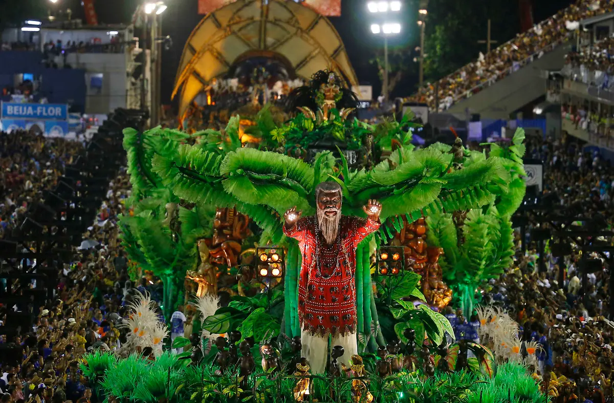 2015-02-18T213402Z-480807513-GM1EB2J0F7O01-RTRMADP-3-BRAZIL-CARNIVAL-JPG8649613487845809031