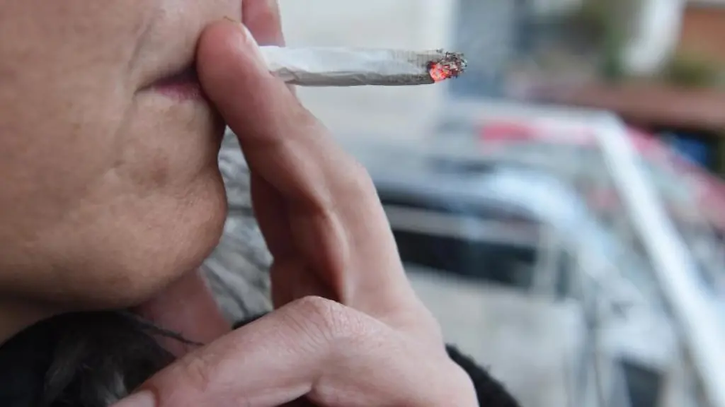 Der-Zigarettenqualm-vom-Nachbarbalkon-stoert-Dann-sollte-man-das-Thema-in-ruhigem-Ton-und-ohne-Vorwuerfe-ansprechen-vielleicht-laesst-sich-das-Problem-so-schon-aus-der-Welt-schaffen