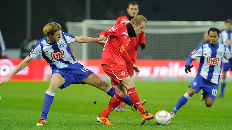 Hertha BSC im Auswärtsspiel bei Energie Cottbus.