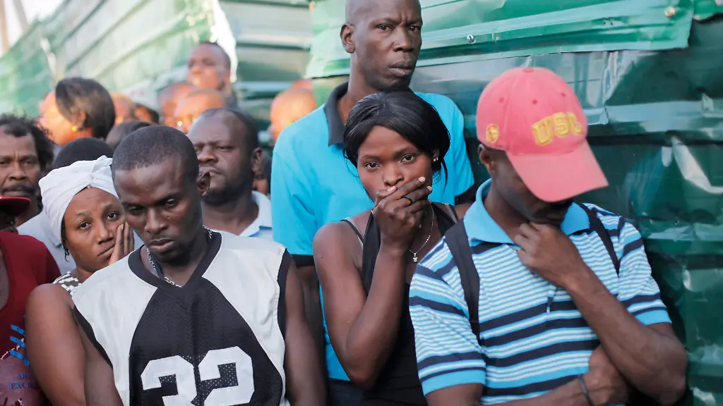 2015-02-17T144811Z-1684986147-GM1EB2H1R3901-RTRMADP-3-HAITI-CARNIVAL-JPG3498461308952827828