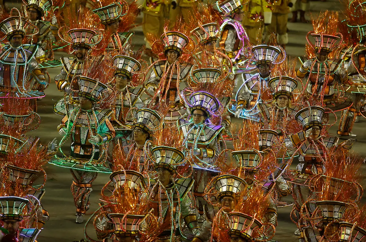 328CA2005599439E-jpg618107208805521007