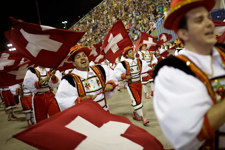 328CA200482FB7E3-jpg302455573985137445