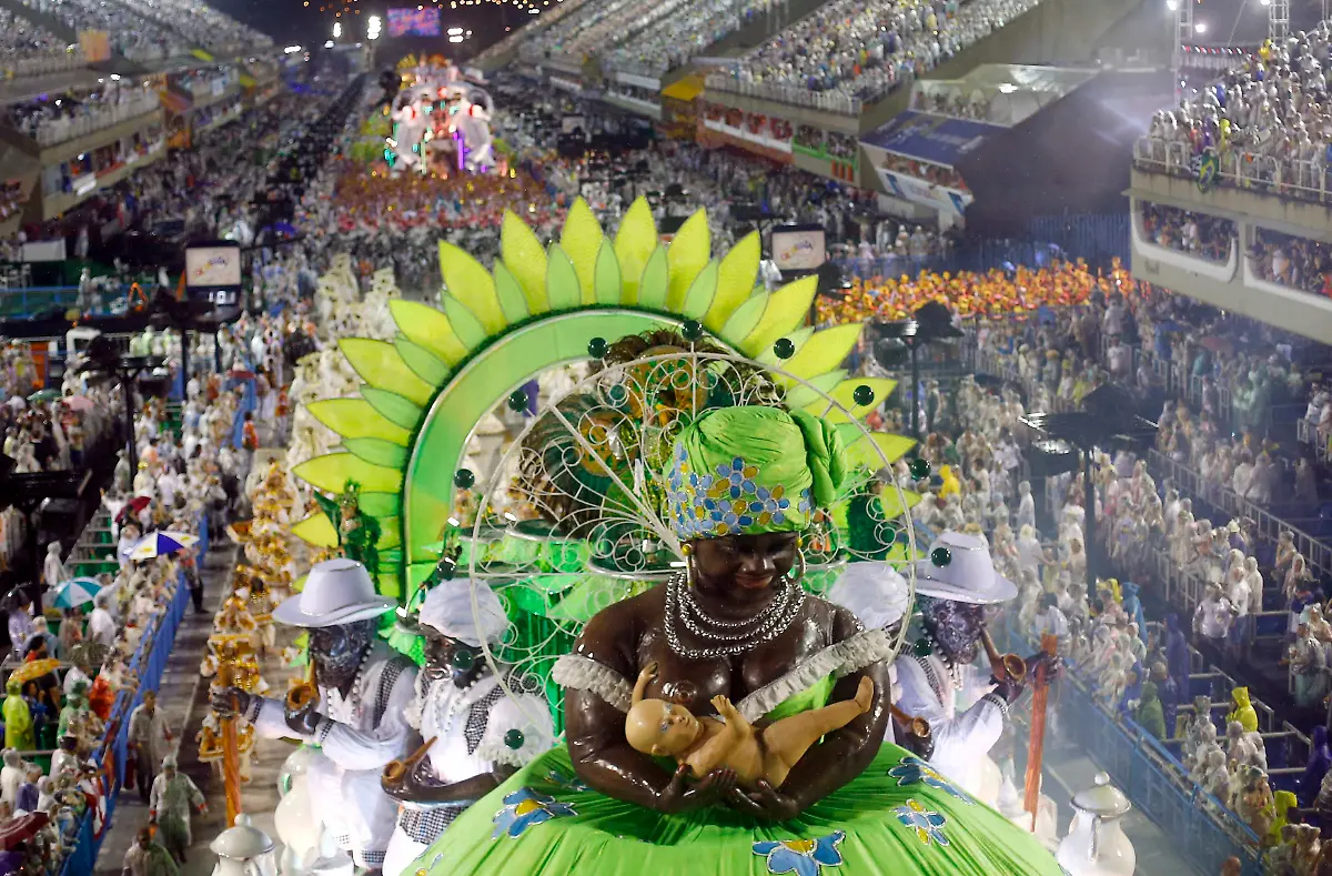 2015-02-16T014130Z-755949787-GM1EB2G0QTL01-RTRMADP-3-BRAZIL-CARNIVAL-JPG3920816659050940768