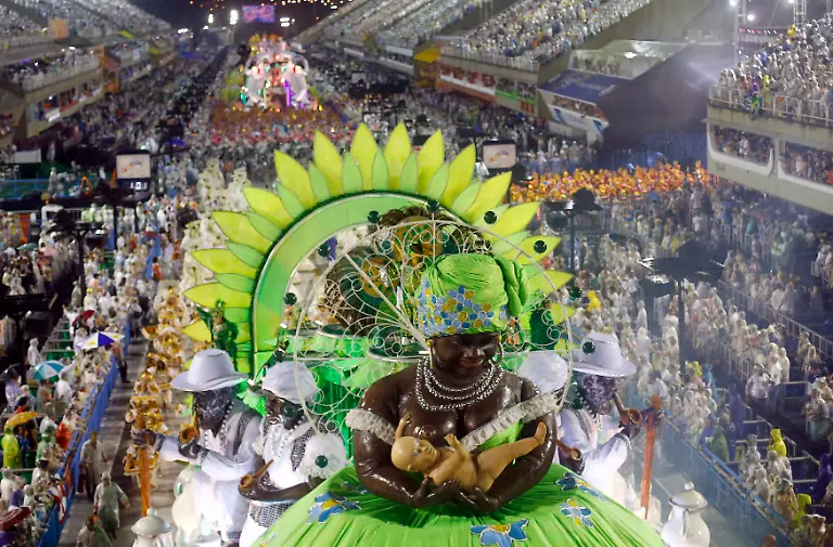 2015-02-16T014130Z-755949787-GM1EB2G0QTL01-RTRMADP-3-BRAZIL-CARNIVAL-JPG3920816659050940768