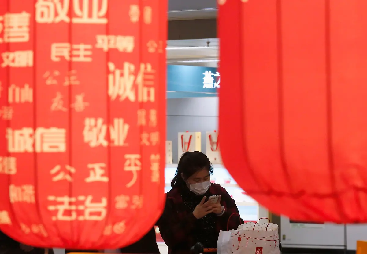 2015-02-15T044834Z-1818716561-GM1EB2F0ZG901-RTRMADP-3-CHINA-TRAVEL-JPG299301968050154403