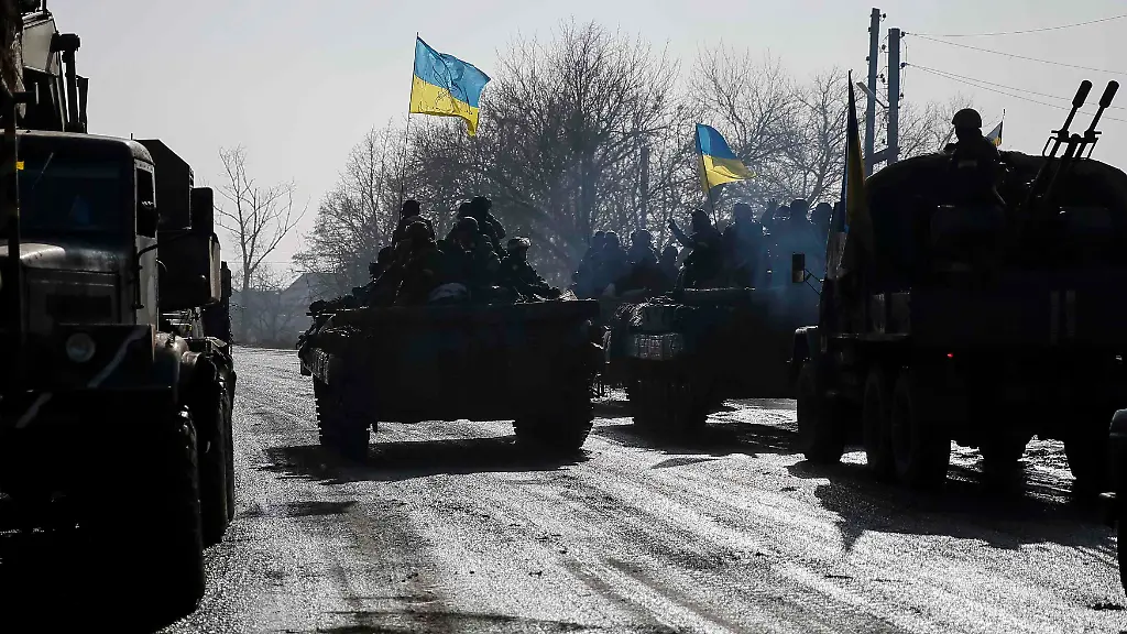 2015-02-12T160407Z-1839937867-GM1EB2D004701-RTRMADP-3-UKRAINE-CRISIS-JPG352048930143525078