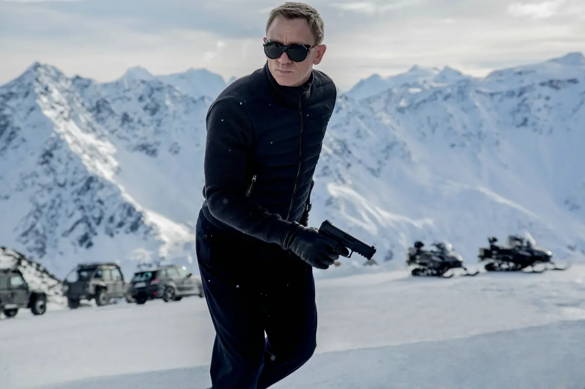 spectre-intl-FIRST-LOOK-rgb-1400-2015-Sony-Pictures-Releasing-GmbH