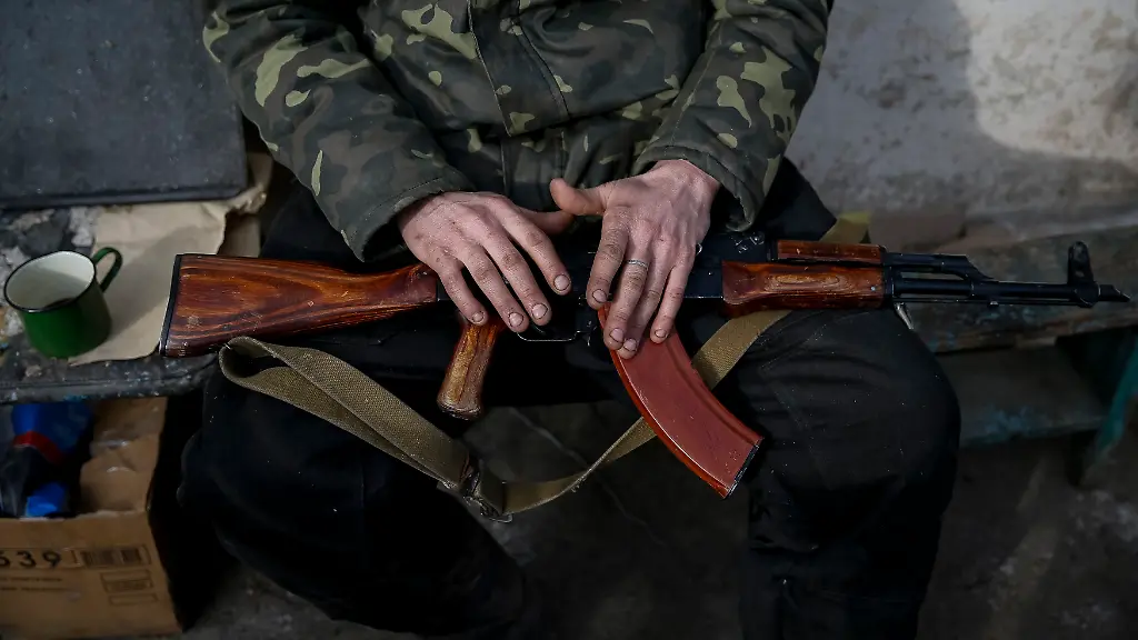 2015-02-08T184628Z-1476659541-GM1EB2907D201-RTRMADP-3-UKRAINE-CRISIS-JPG4032883415349420668