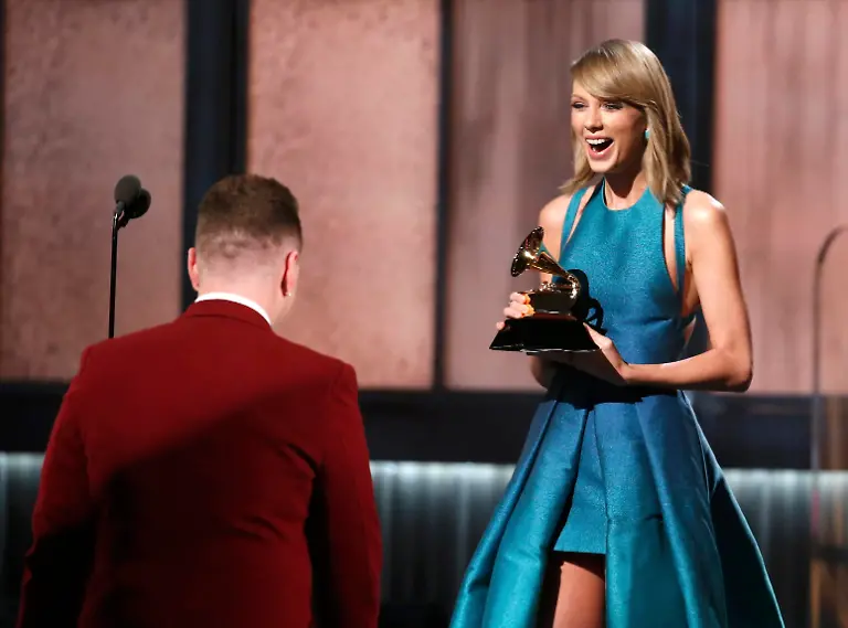 2015-02-09T011609Z-183890179-TB3EB2903IMK3-RTRMADP-3-AWARDS-GRAMMYS-JPG1944908530993304930