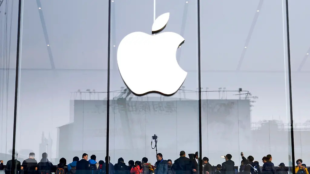 2015-01-28T003048Z-610058236-GM1EB1O1GKU01-RTRMADP-3-US-APPLE-RESULTS-JPG3157472439891152405