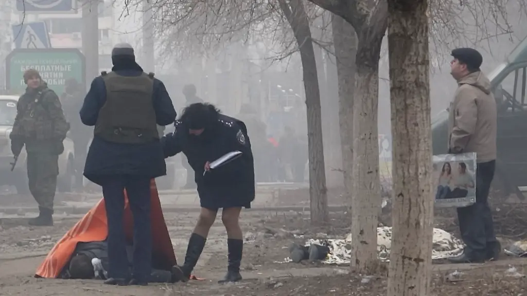 2015-01-24T122607Z-2032608129-GM1EB1O1KO501-RTRMADP-3-UKRAINE-CRISIS-CASUALTIES-JPG9175451681784945564