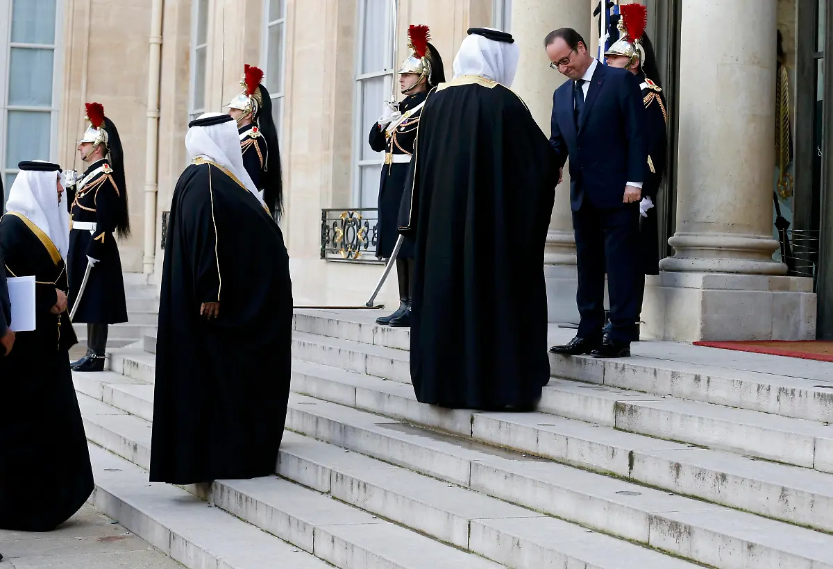 2015-01-11T143913Z-2013529279-LR2EB1B14P24N-RTRMADP-3-FRANCE-SHOOTING-JPG8372250663555183485