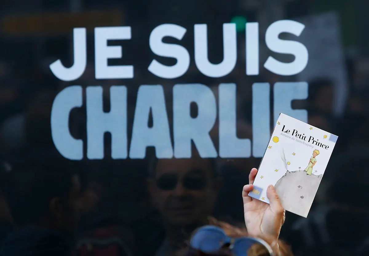 2015-01-10T171955Z-1882119510-GM1EB1B03FO01-RTRMADP-3-FRANCE-SHOOTING-JPG7941676466902314186