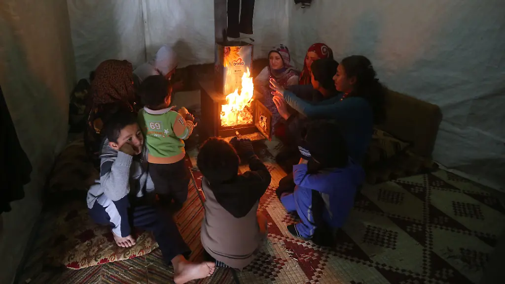 328C5400B11143D6-jpg785598385649479150