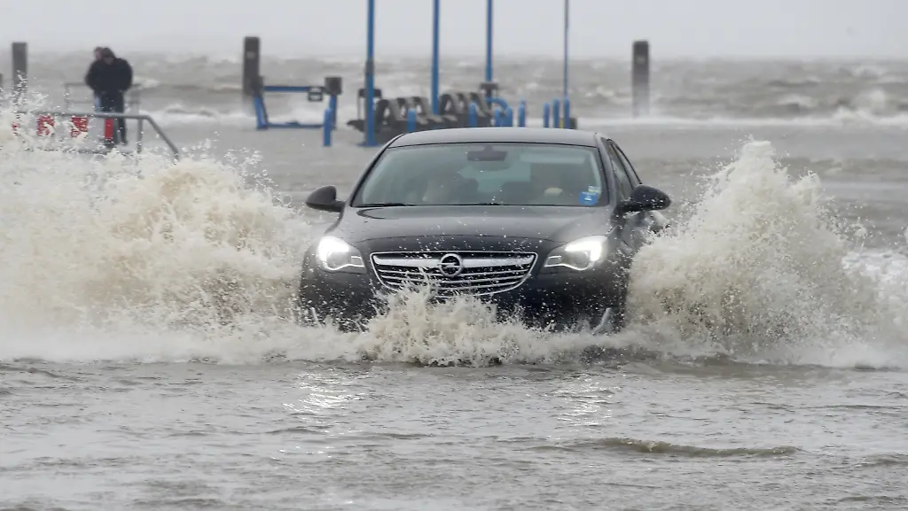 3n1r4227-jpg1490879672816118663