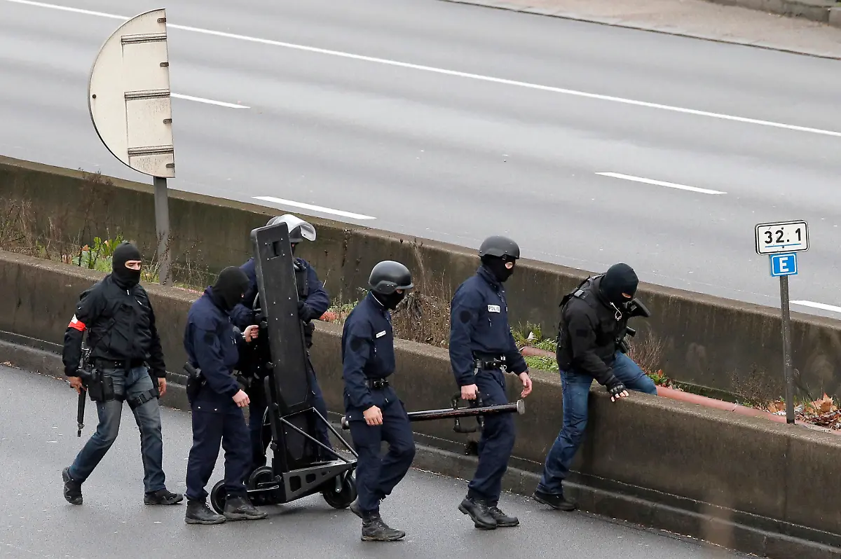 328C5200CE793E73-jpg5865189580699868870