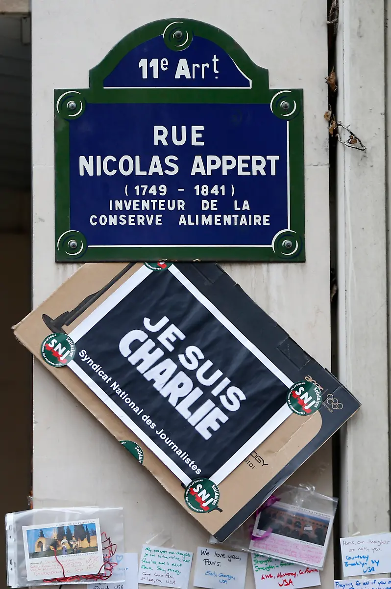 2015-01-09T123140Z-1144402927-PM1EB19104A01-RTRMADP-3-FRANCE-SHOOTING-JPG479683518921385321