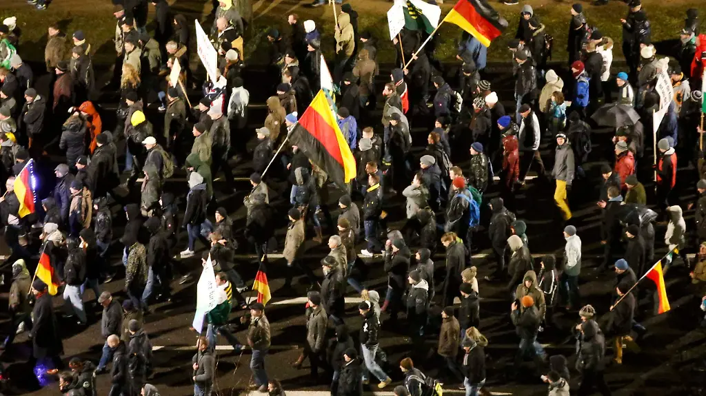 2015-01-05T184355Z-2124878509-LR2EB151G0W45-RTRMADP-3-GERMANY-IMMIGRATION-JPG5002342755030989354