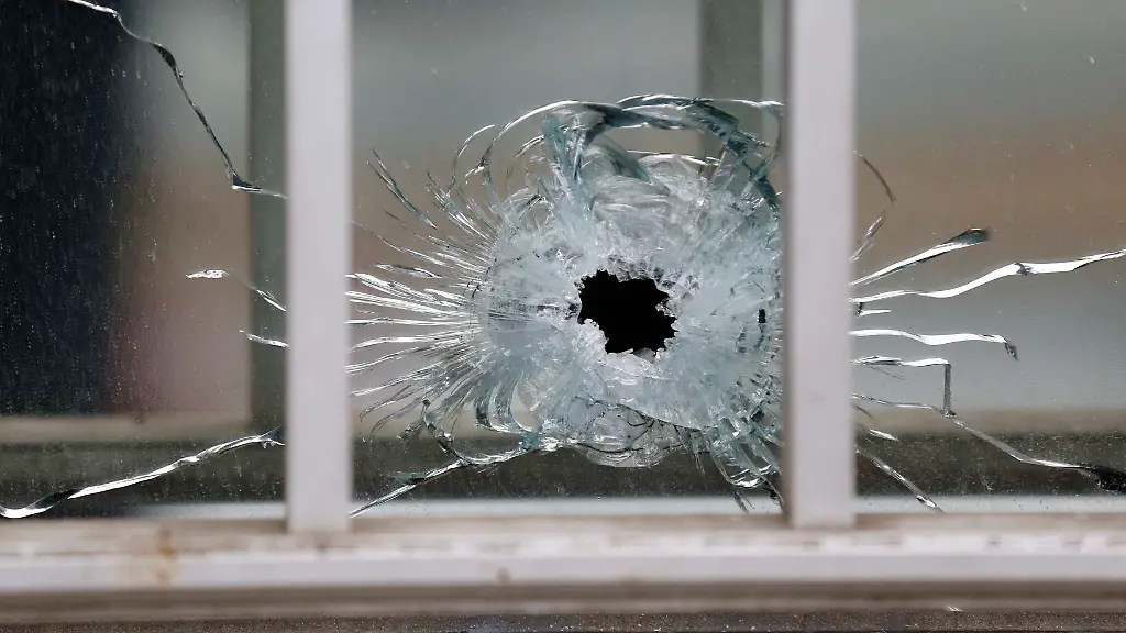 2015-01-07T122445Z-1603146122-PM1EB17115L01-RTRMADP-3-FRANCE-SHOOTING-JPG7706017136183908714