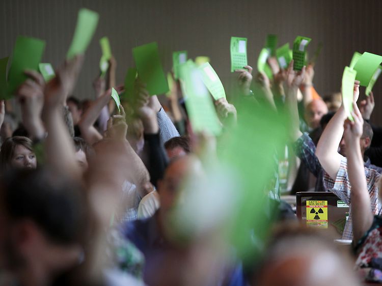 Am Samstag entscheiden die Grünen auf einem Sonderparteitag, ob die den schwarz-gelben Atomgesetzen zustimmen werden.