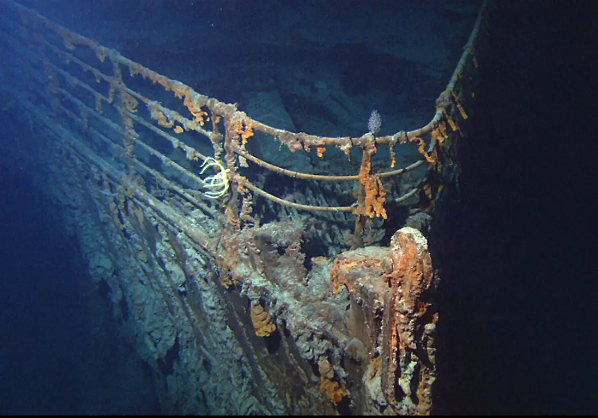 Titanic-wreck-bow