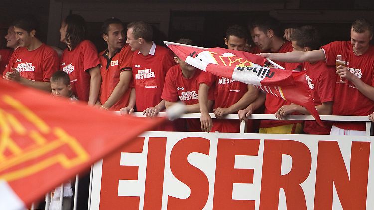 Und niemals vergessen: EISERN UNION!