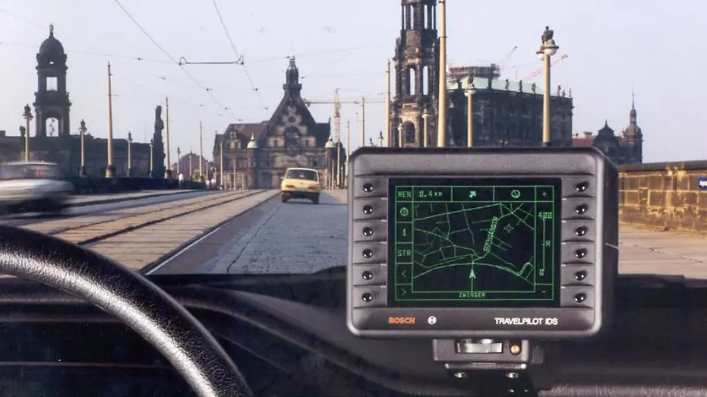 Sie-haben-Ihr-Ziel-erreicht-Aussagen-wie-diese-sind-vielen-Autofahrern-heute-gut-bekannt-dem-Navigationssystem-sei-Dank-Das-erste-Navi-startete-entstand-in-Niedersachsen